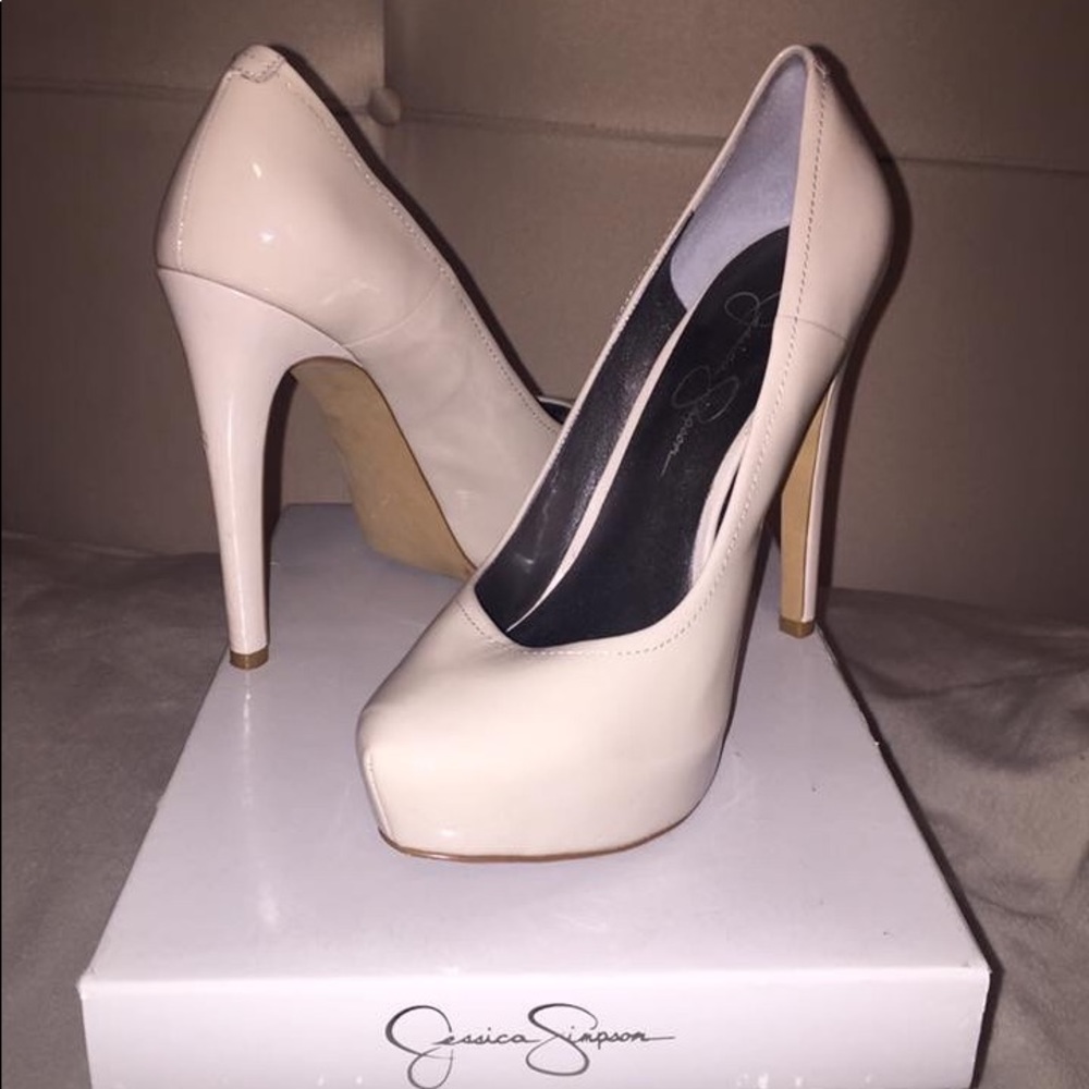 Like new Jessica Simpson nude heel